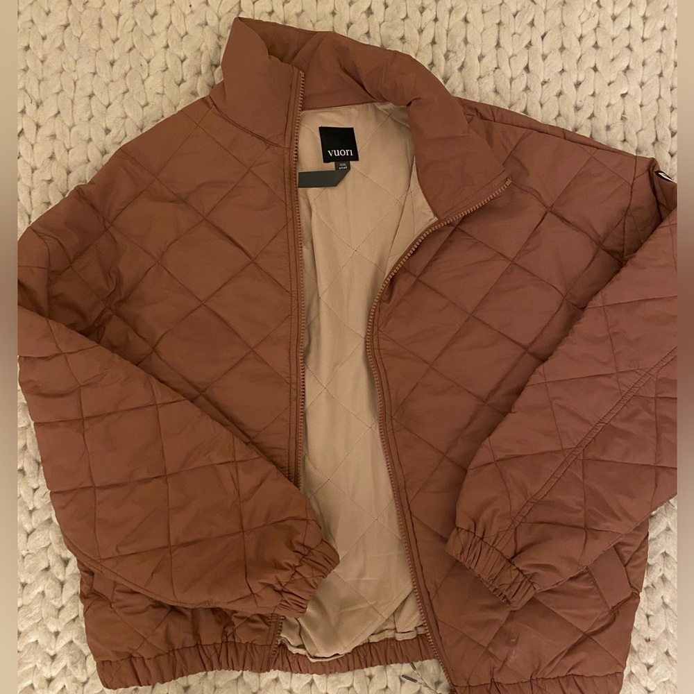 NWOT Vuori Echo Insulated Bomber